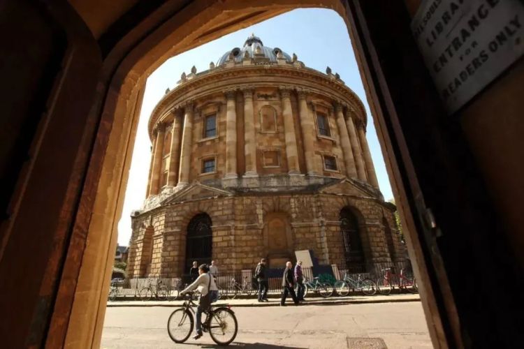 外事邦,海外留学平台,英国留学,英国2023年QS,英国留学申请,英国留学院校