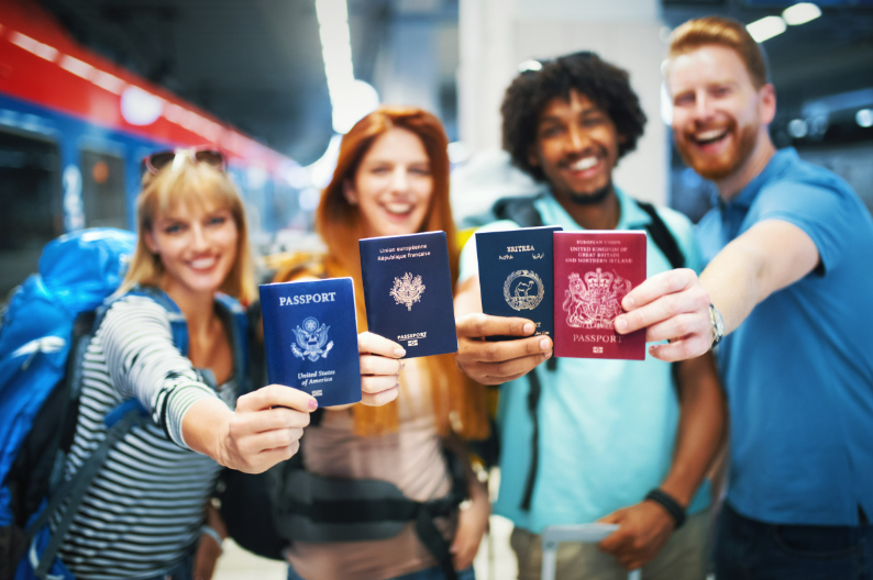 外事邦：一个家庭拥有多本护照，就拥有选择“身份”的自由？